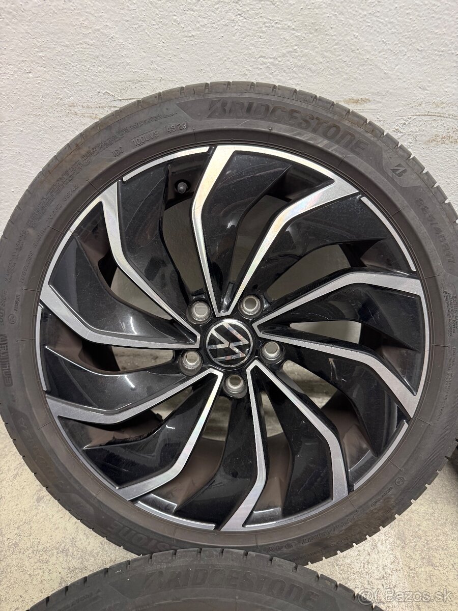 225/45r17 - 2