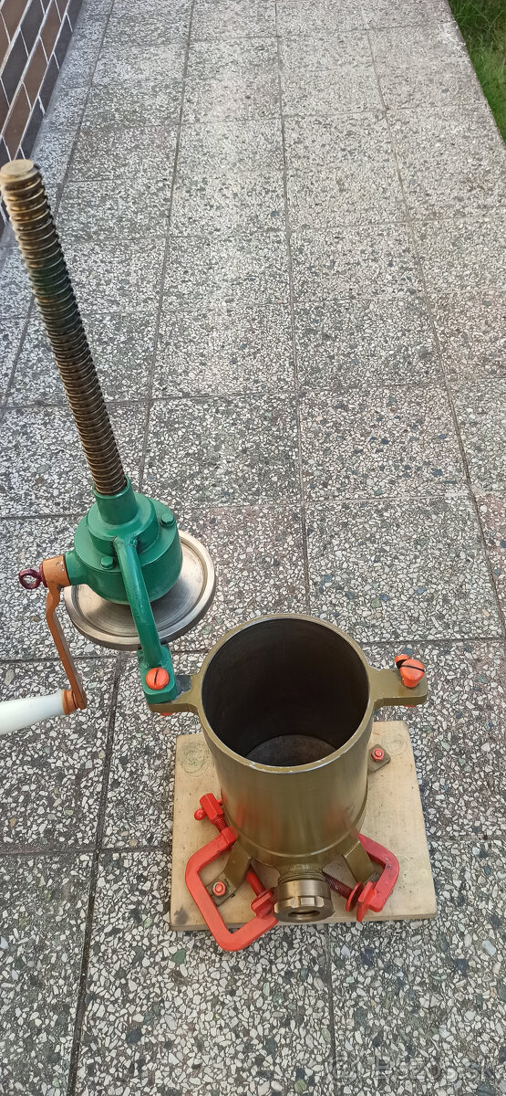 Mechanická plnička klobás - 2