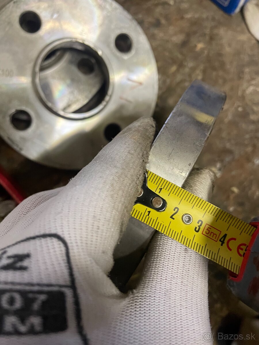 Rozširovacie podložky 18 mm – 4×100, stred 57,1 mm + skrutky - 2