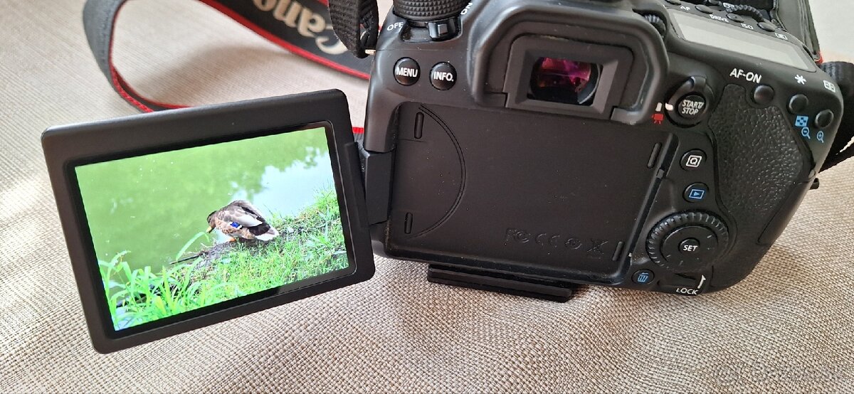 Predám Canon EOS 80D + objektiv 18-135 Nano USM - 2