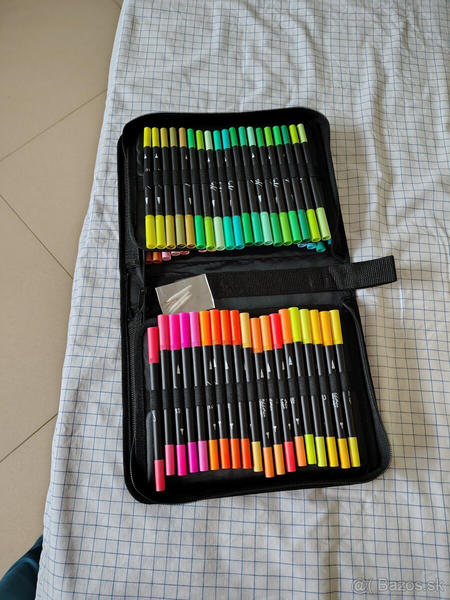 Puzdro s 120timi fixkami. - 2