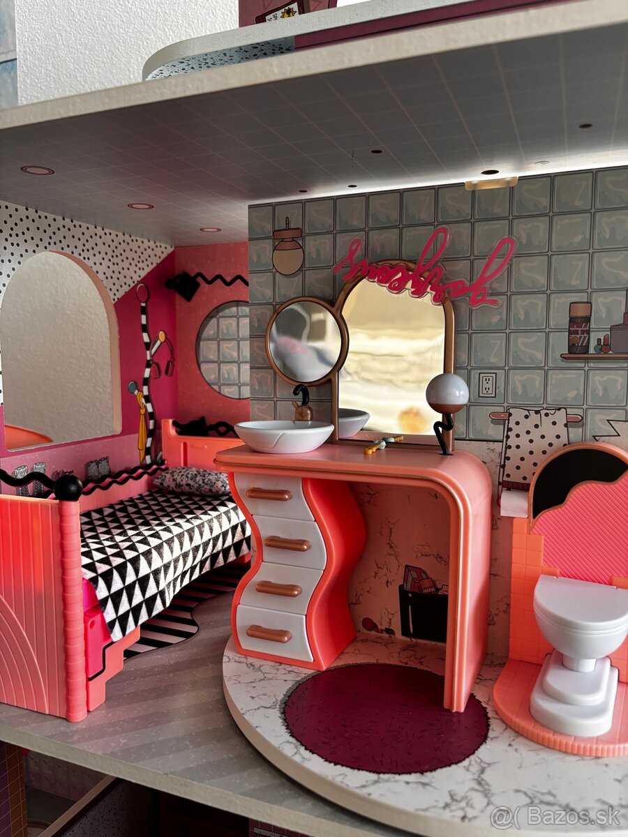 LOL Surprise drevený domček - 2