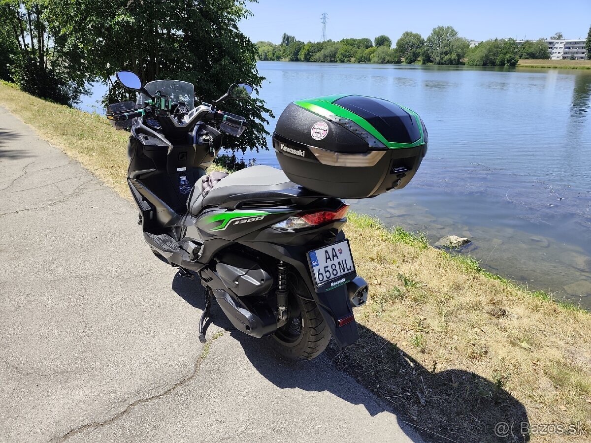 Kawasaki J300 . - 2