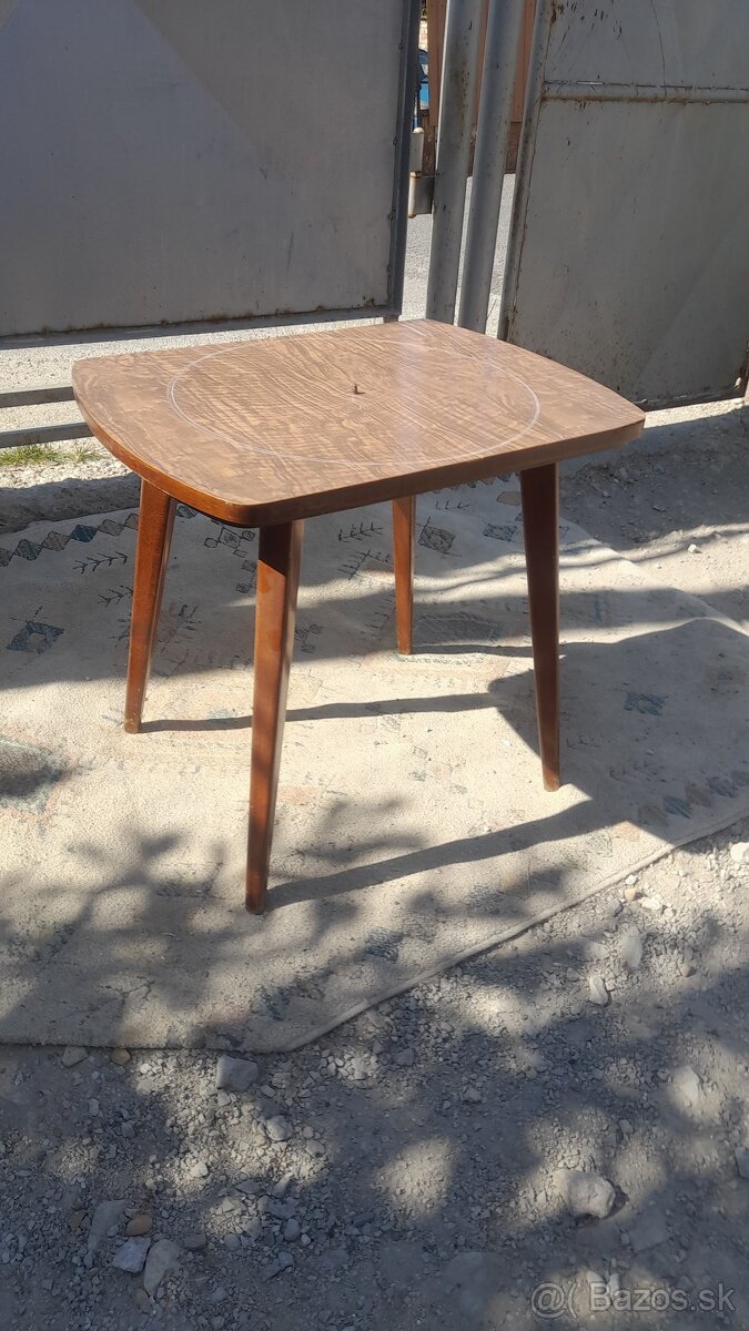 Retro stolík 50eur - 2