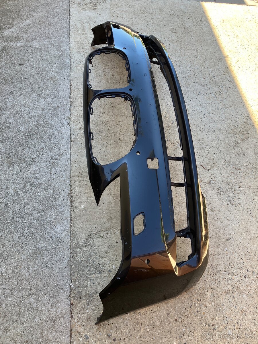 BMW 7 F01 / F02 - predný naraznik - 2