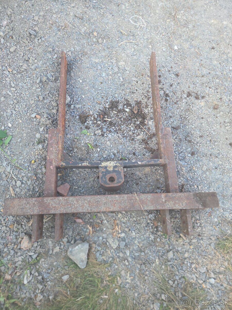 Nárazník na Zetor - 2