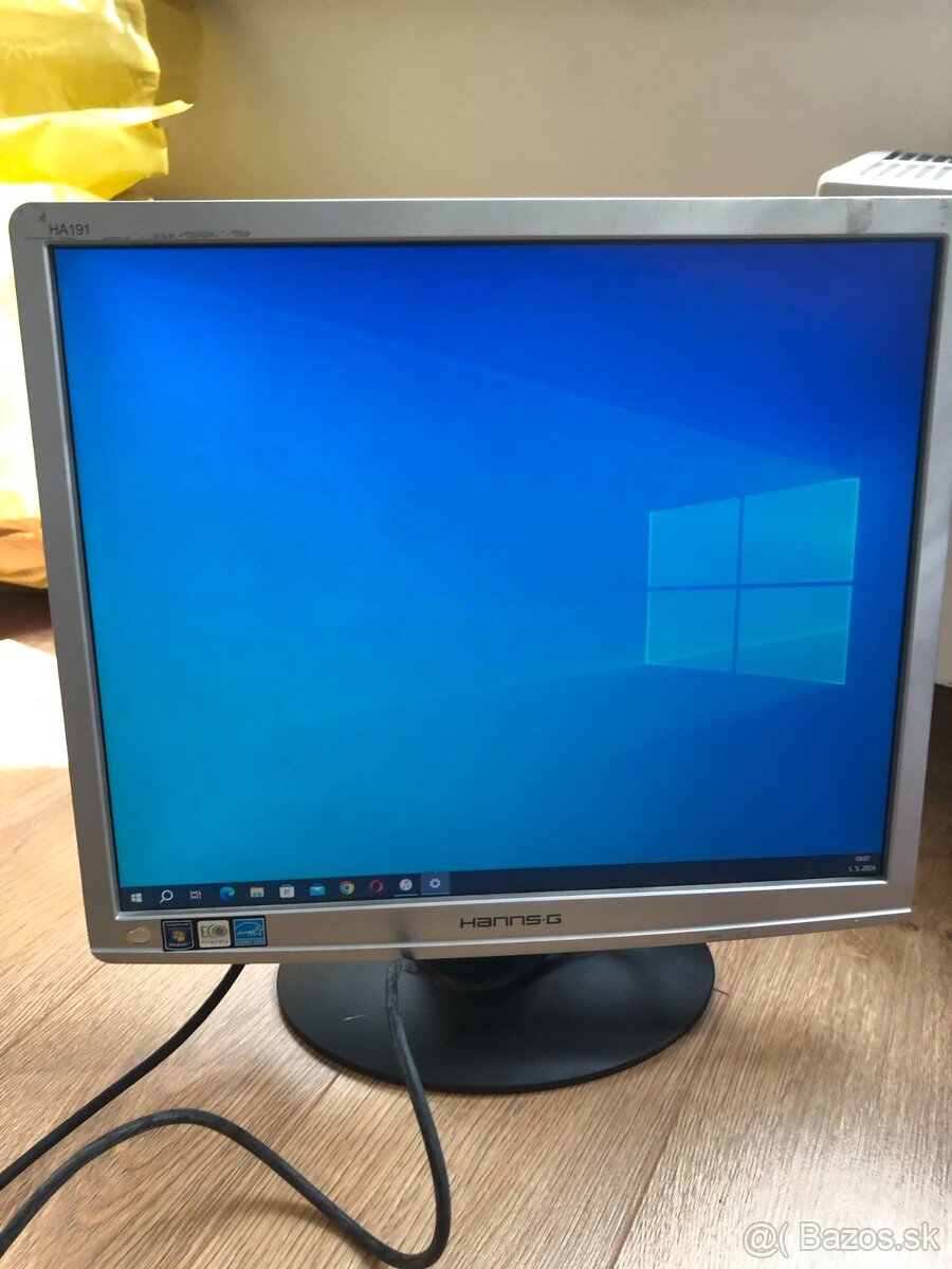 Monitory 19 a 17 palcové viac kusov - 2