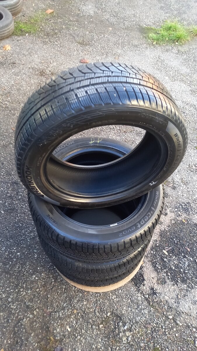 Zimné pneu 215/55R17 - 2