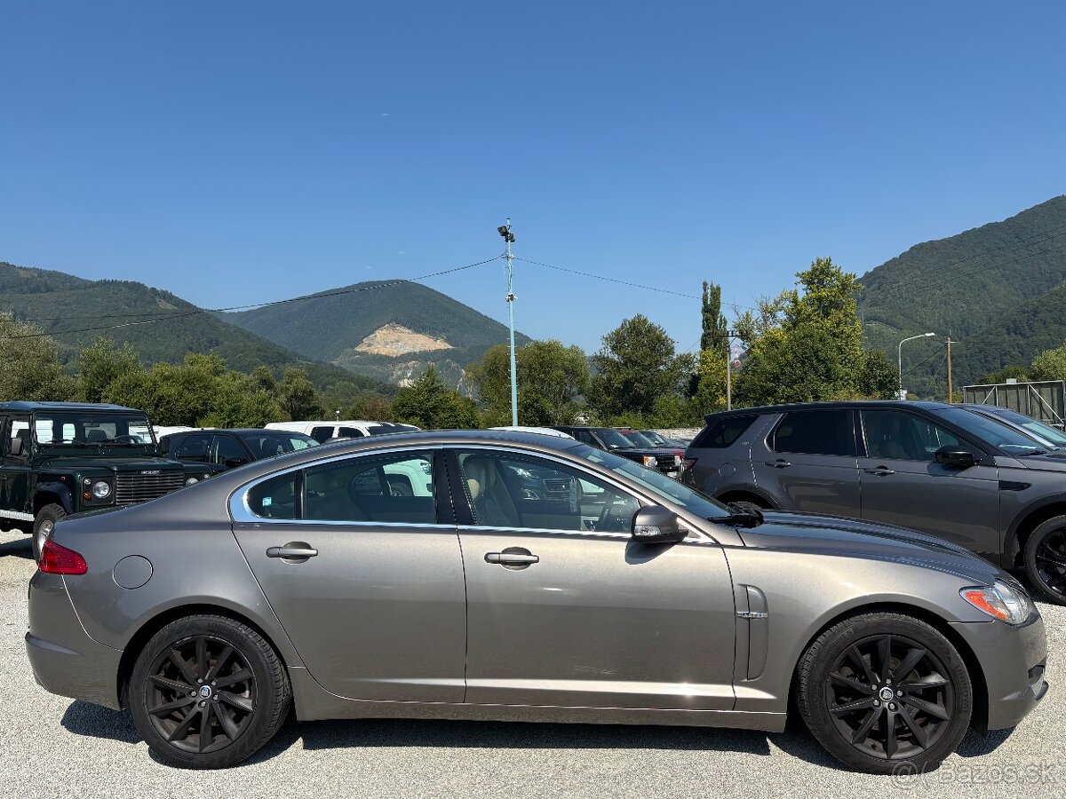 Jaguar XF 2.7D V6 Premium Luxury - 2