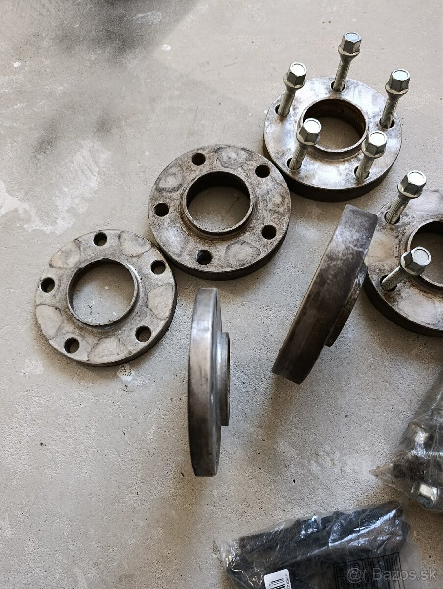 Rozširovacie podložky 5x120 - 2