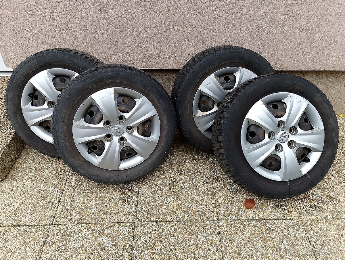 Predám zimné pneumatiky + disky 185/65/R15. - 2