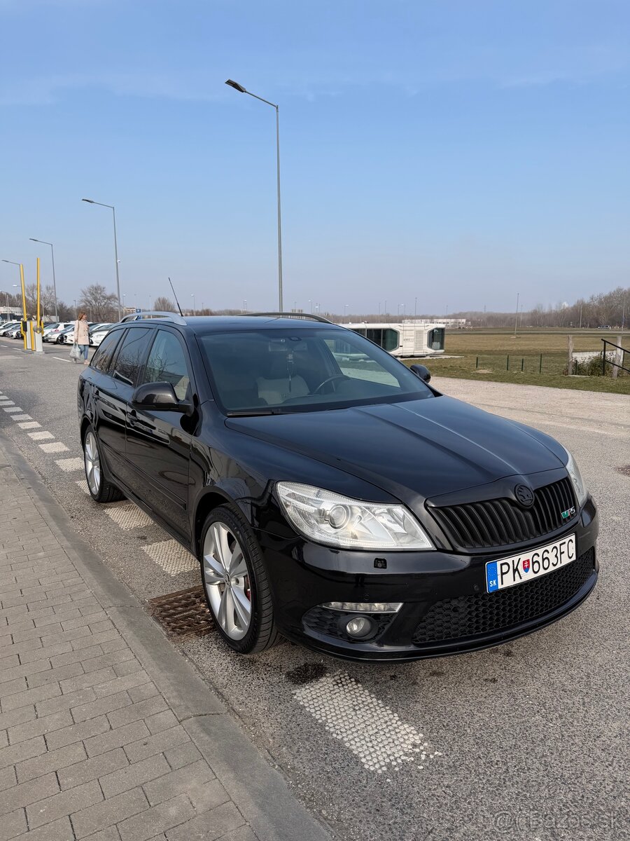 Skoda octavia vRS 2.0tdi AT - 2