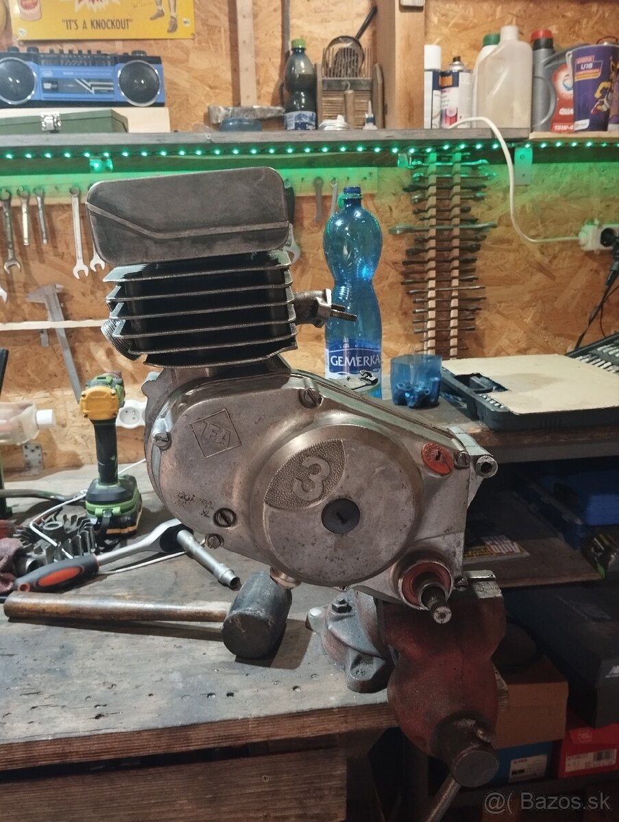 motor na Simson po GO - 2