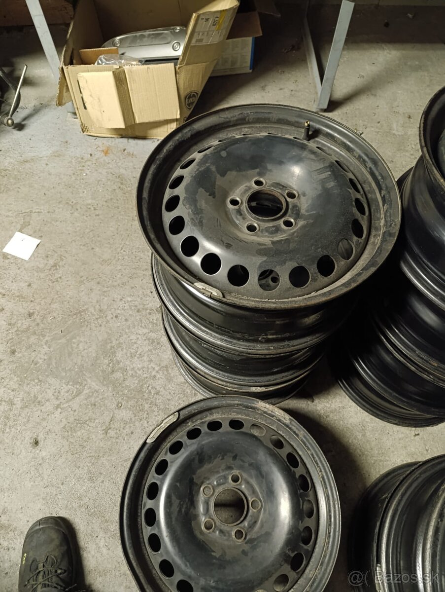 Predám dve sady plechových diskov r16 - 2