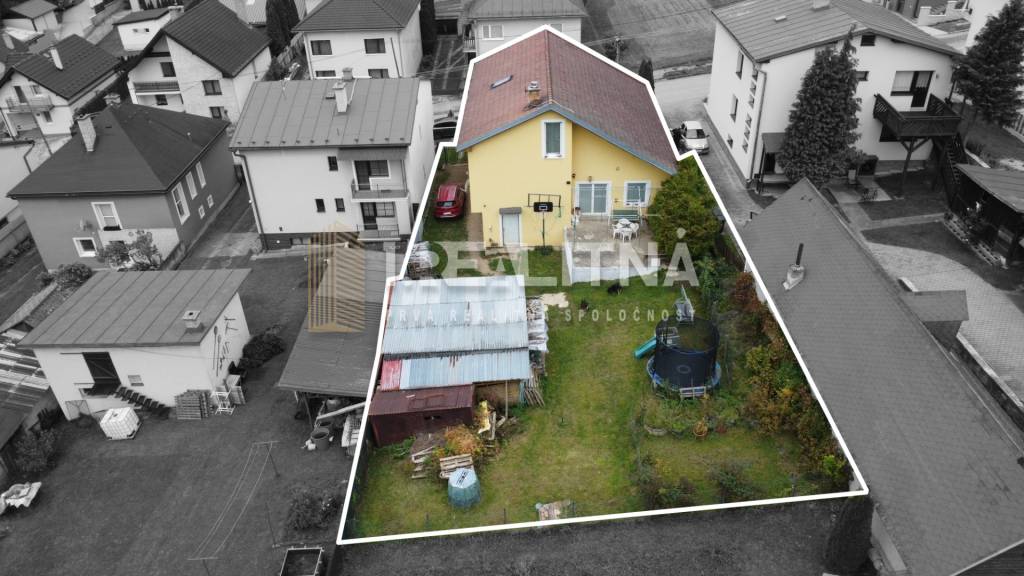 POSCHODOVÝ RODINNÝ DOM V PODKONICIACH, 300M2 - 2