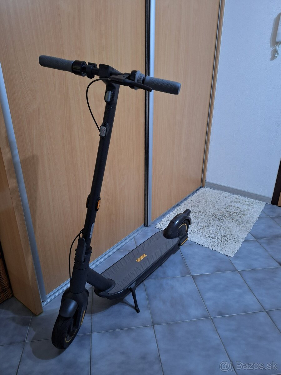 NINEBOT BY SEGWAY Ninebot KickScooter MAX G30E II Aangedreve - 2