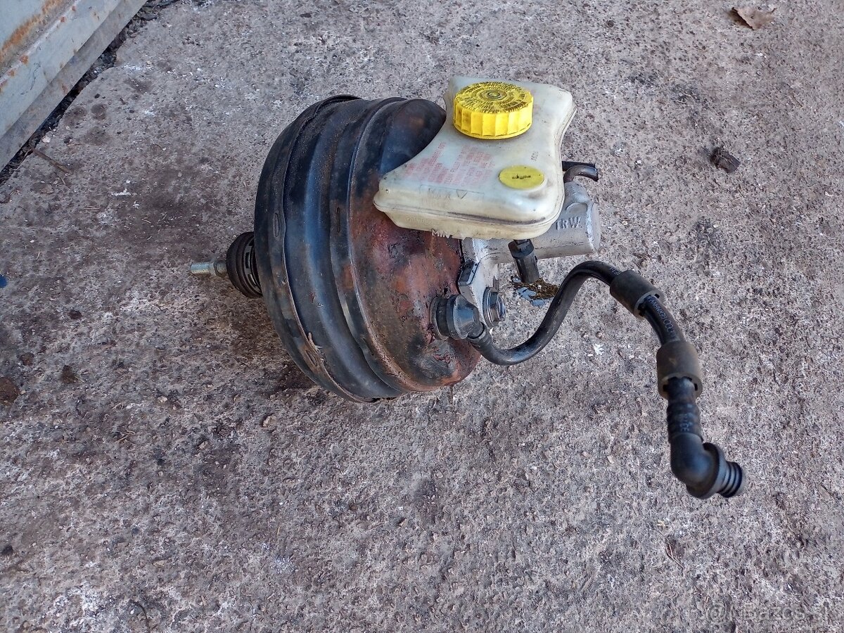 Posilovač bez Audi A6 C6 - 2