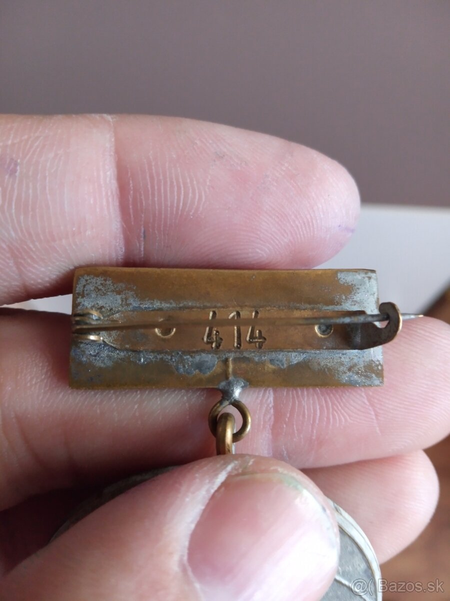 Odznak záves Lipové listy.Lipy. - 2