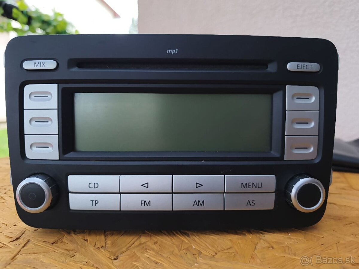 Originál rádio na VW Passat B6 - 2