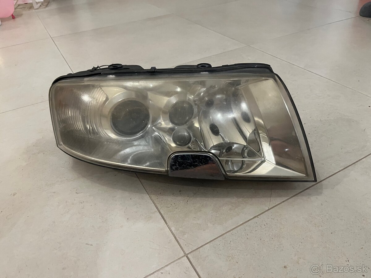 Prave predne svetlo Skoda SUPERB 2006 - 2