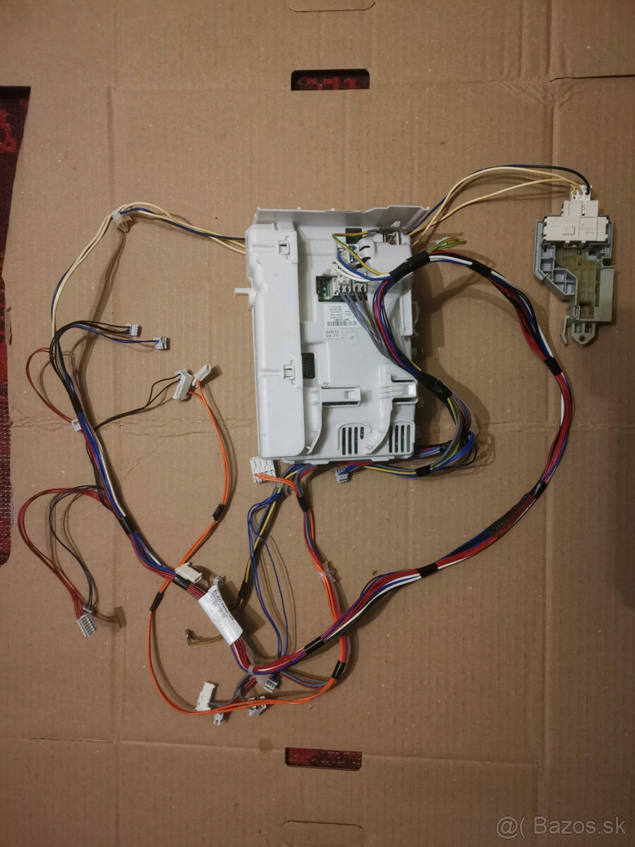 Predám hlavnú elektroniku z práčky Electrolux - 2