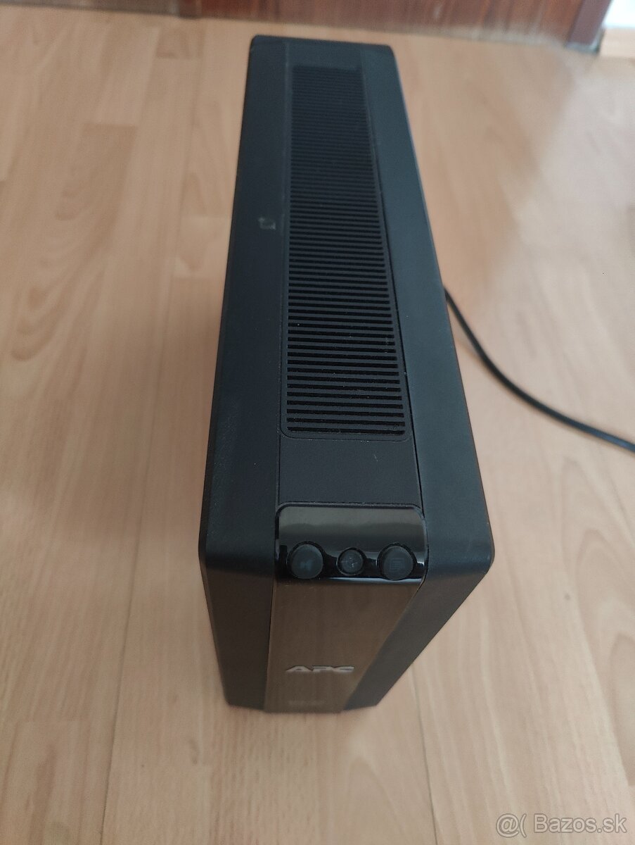 Záložný zdroj APC BACK UPS PRO 900 - 2