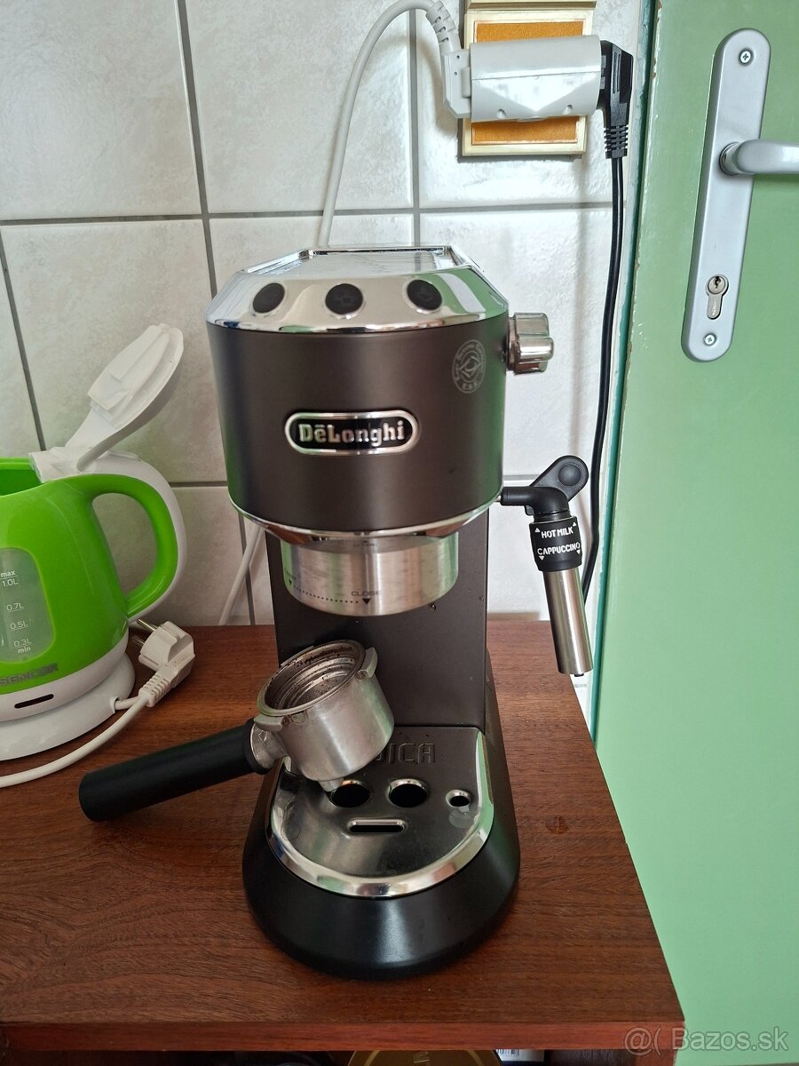 Kávovar DeLonghi Dedica - 2