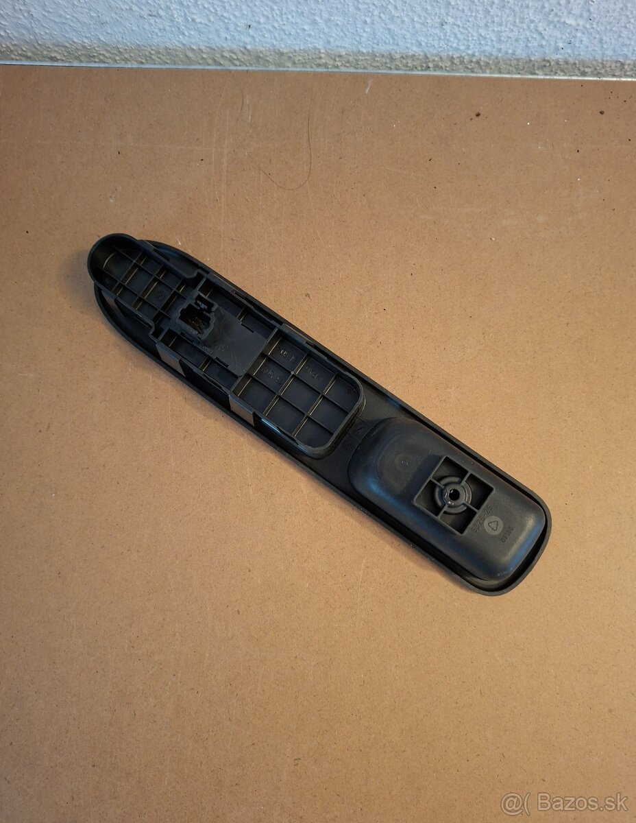 Peugeot 307 ovládání okna pravé přední - 2