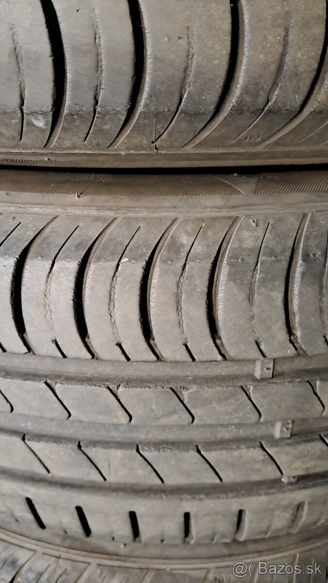 Predám 4ks jazdené letné 195/60r15-88H Hankook - 2