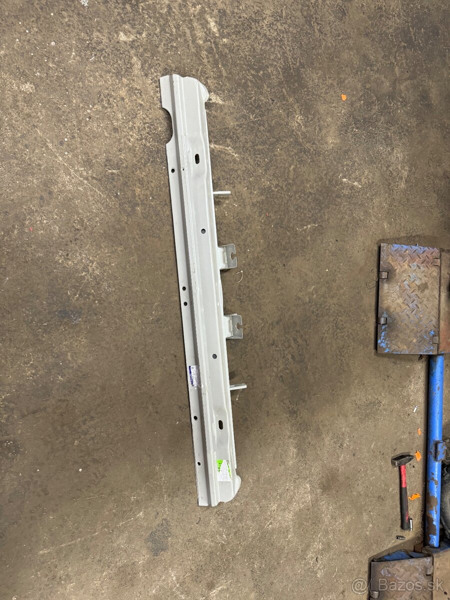 Výstuha podlahy Samurai zadná - 2