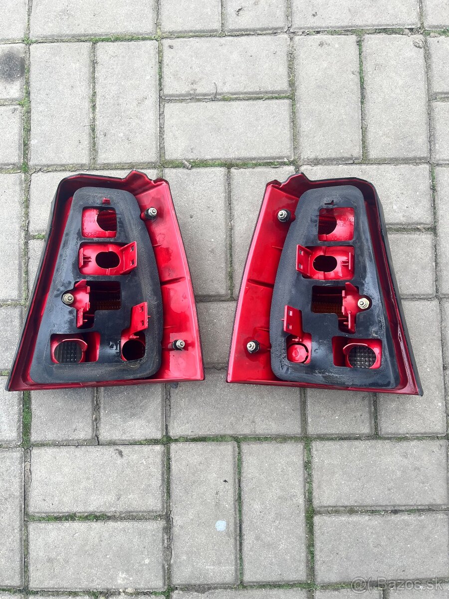 Golf 4 Variant zadné svetlá - 2