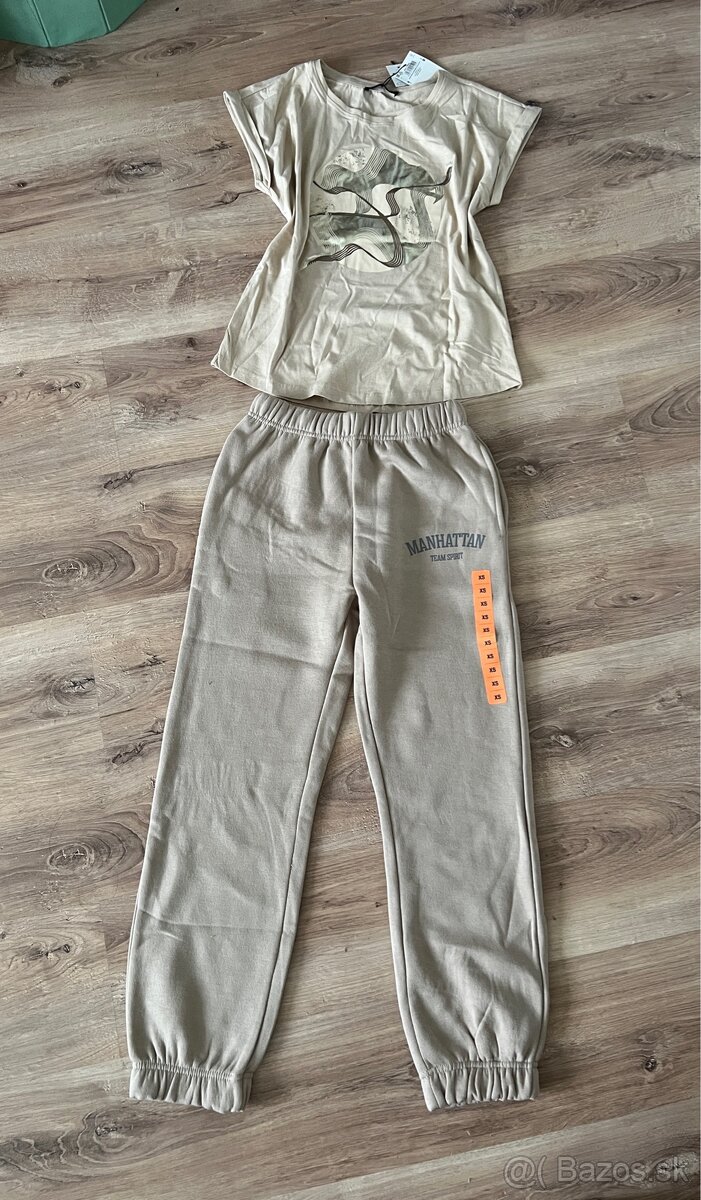 Tepláky a tričko a tričká - 2