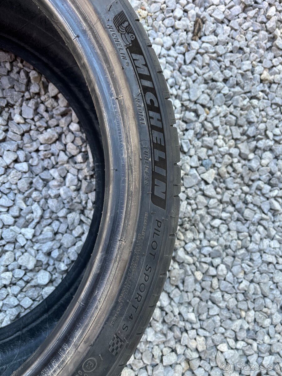 Michelin Pilot Sport 4S 255/35R19 - 2