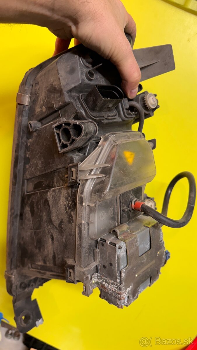 Reflektor Fabia Xenon Pravý Bez poškodenia - 2