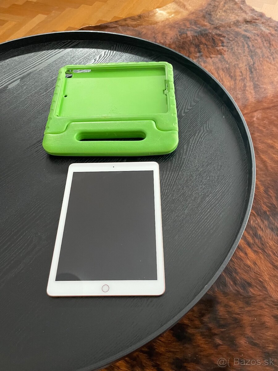 Predám Apple iPad 6.generácie tablet - 2