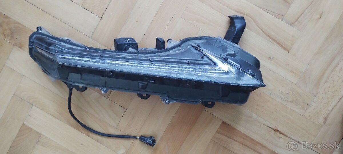 Predám diely na Lexus NX300H - 2