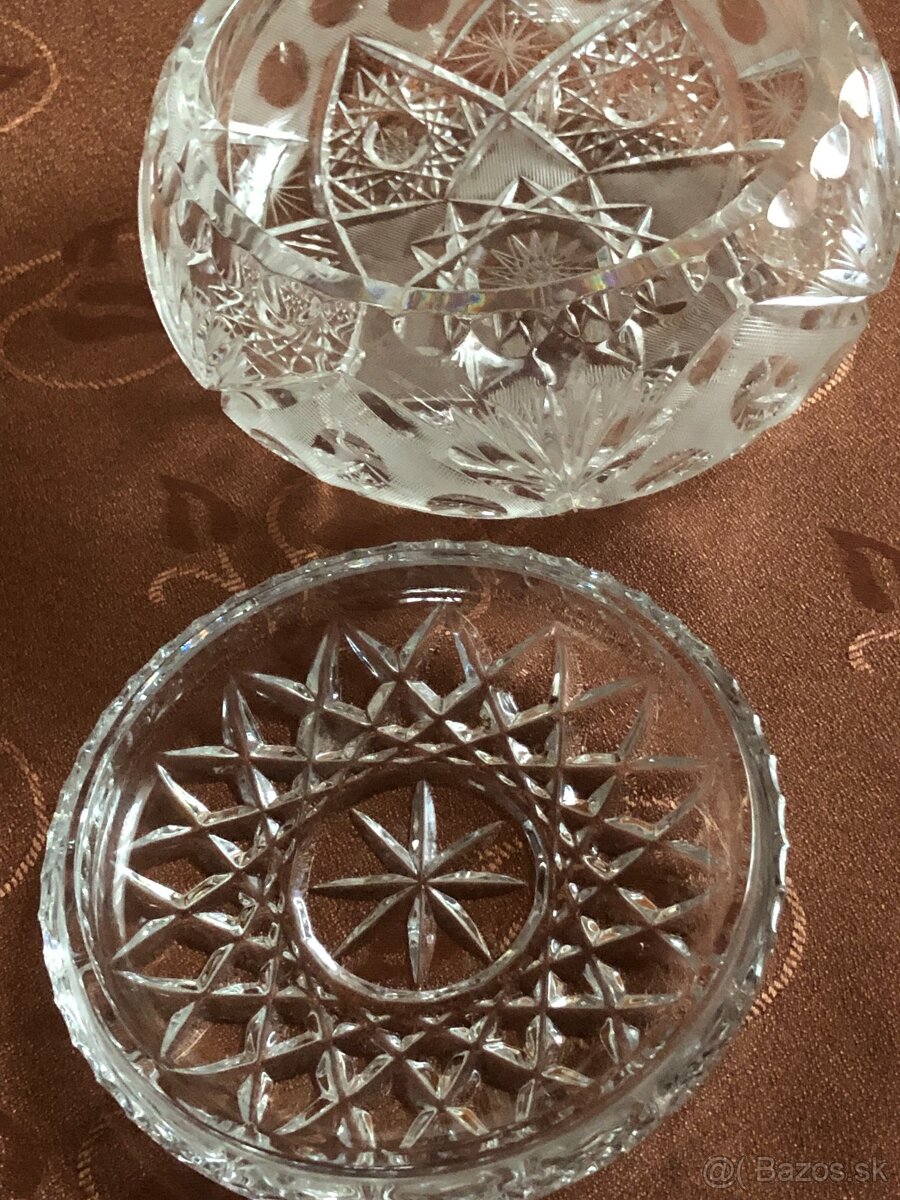 Krištáľová dóza s vrchnákom - 2