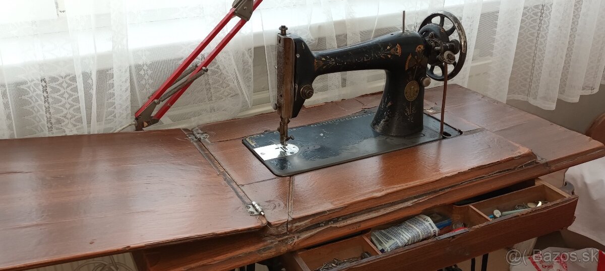 Šijací stroj Singer - 2
