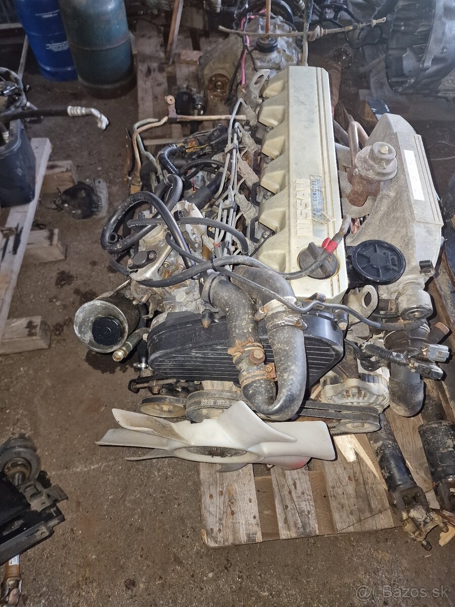 Motor 2.8 td 85 kw patrol y60 - 2