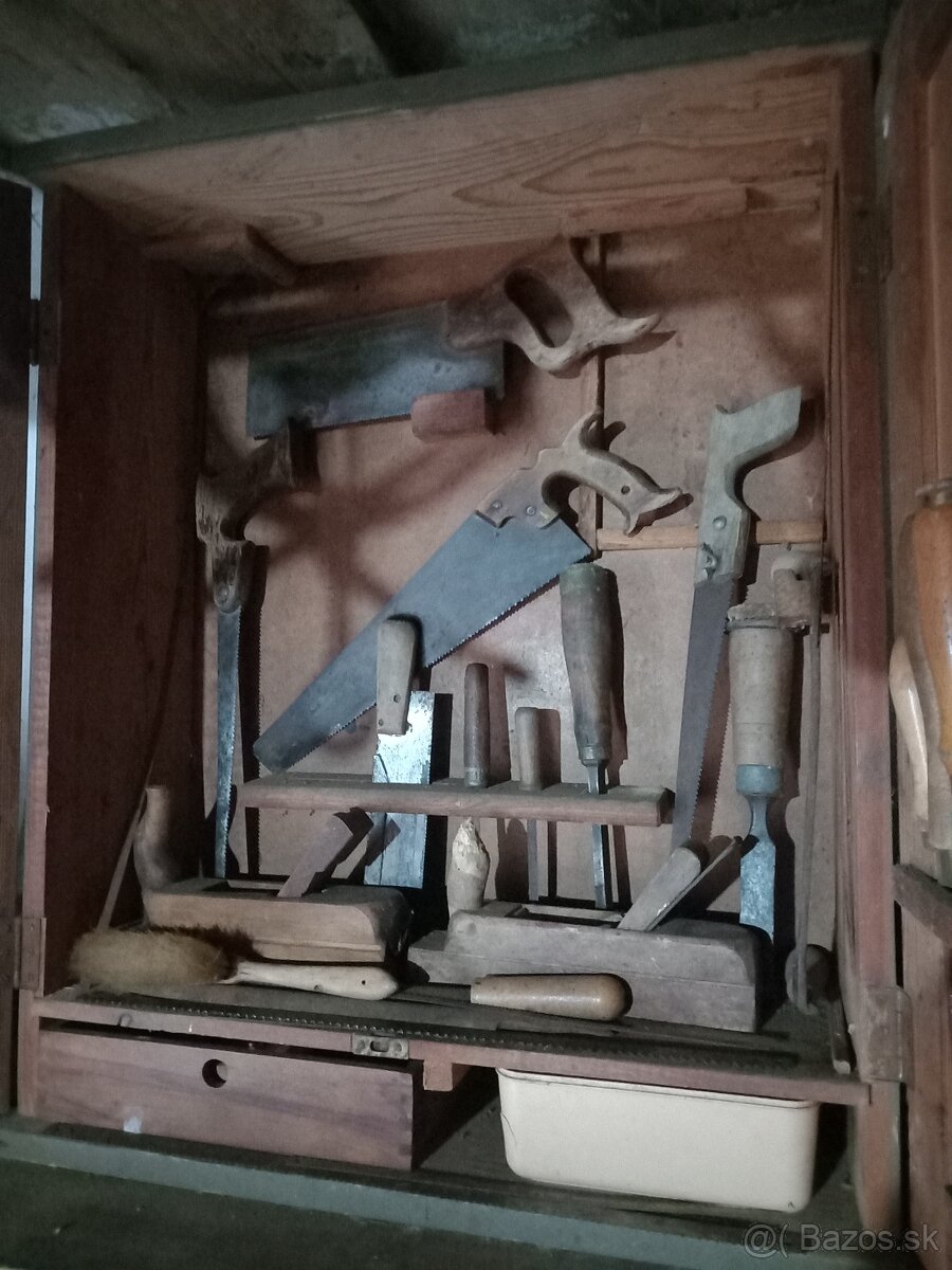 STOLÁRSKA SKRINKA - 2