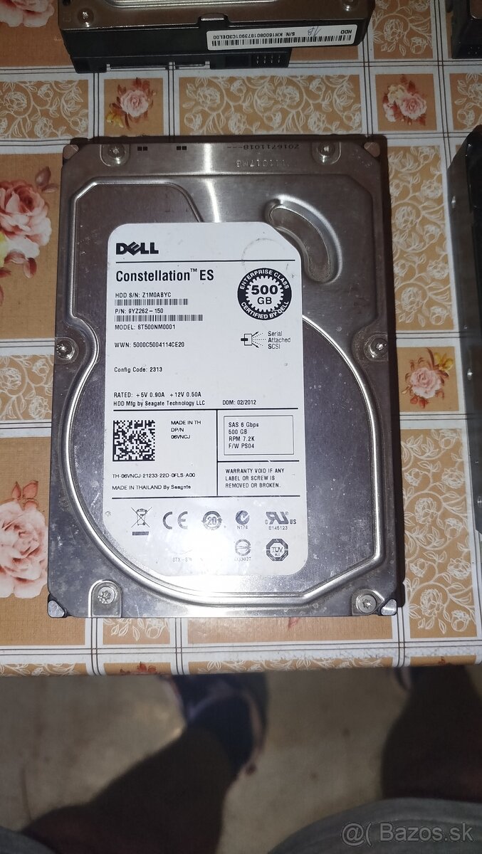 Server SAS HDD disky - balík 5ks (300GB-2TB) - 50€ - 2