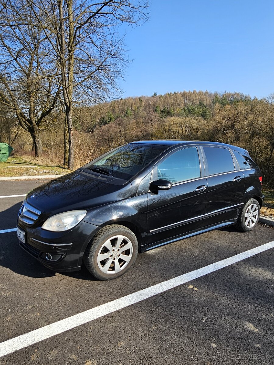 Mercedes Benz B150 - 2