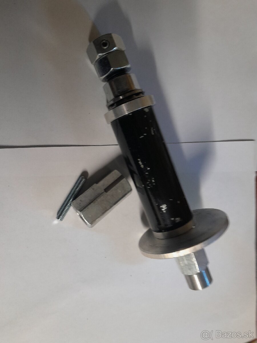 Vťahovak kľuku - 2