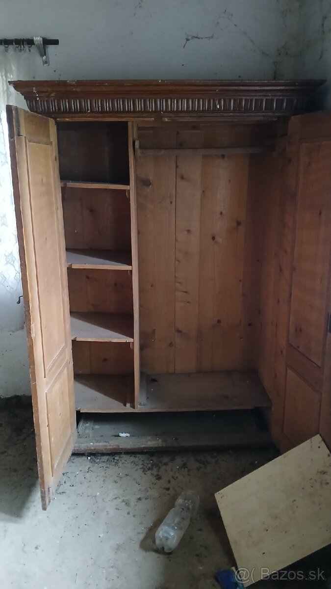 Starozitna skrina - 2