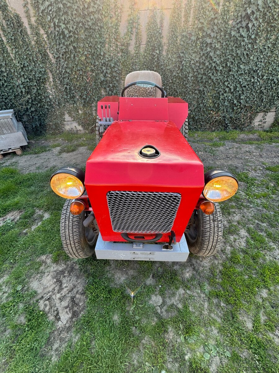 Malotraktor ŠKODA 1203/V3S - 2