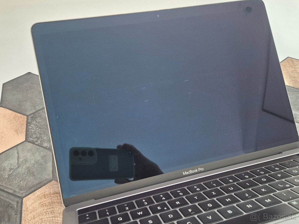 MacBook Pro 13" 2018 8/512GB Šedý | ZÁRUKA - 2