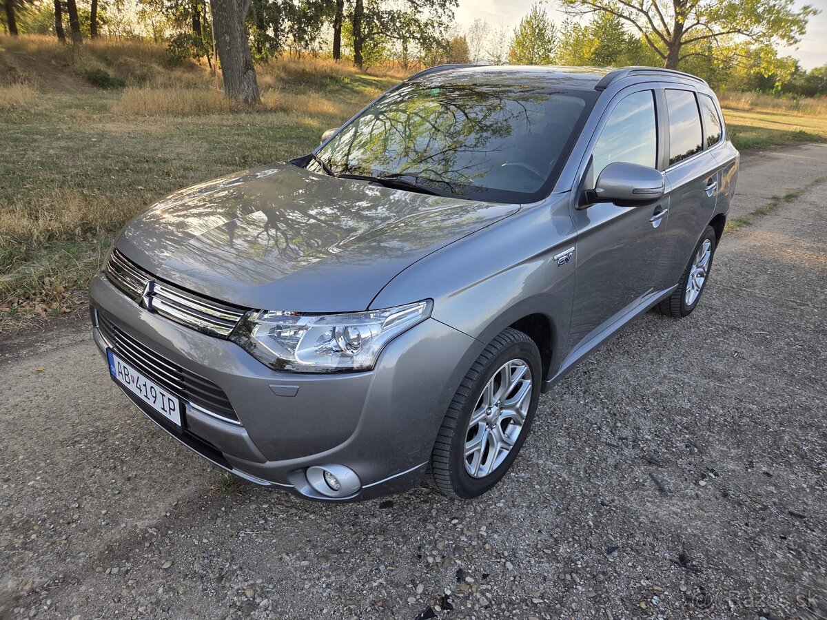 Mitsubishi Outlander 2.0 4WD Plug‑in Hybrid - 2