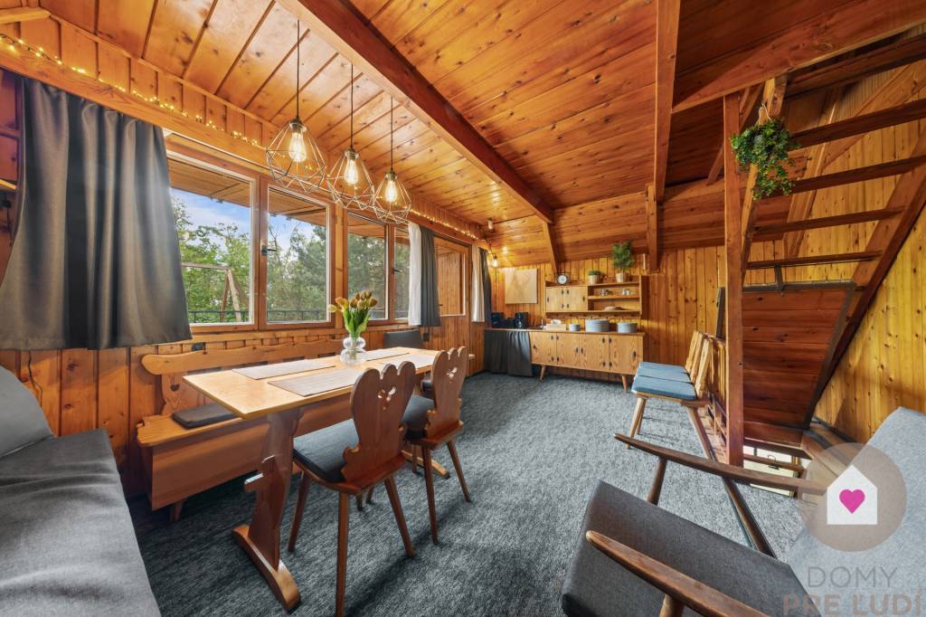 LÁB - PIESKOVŇA - 3 podlažná chata 2 min chôdze od jazera - 2