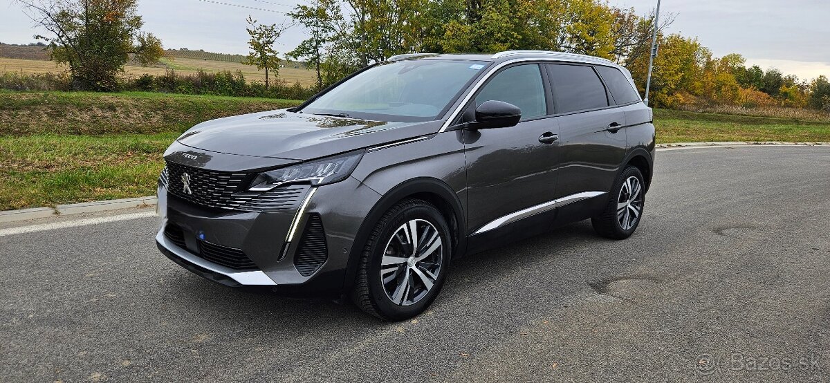 Predám Peugeot 5008 96kw benzín Allure AT, 7 miestne r.2023 - 2