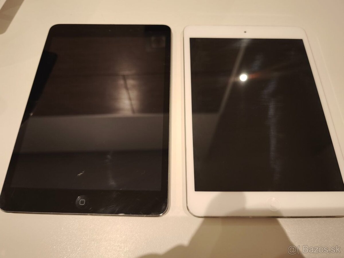 ipad A1432 a A1489 - na suciastky, display OK - 2